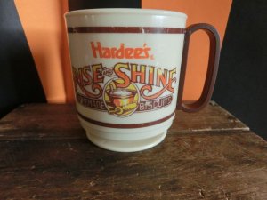 画像1: ビンテージ　Hardee's Rise&Shine ハーディーズ　プラスチック製　マグカップ (1)